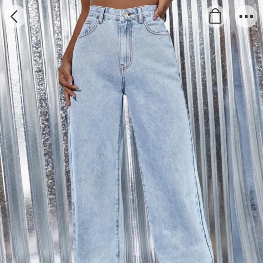 ROMWE light wash mom jeans
